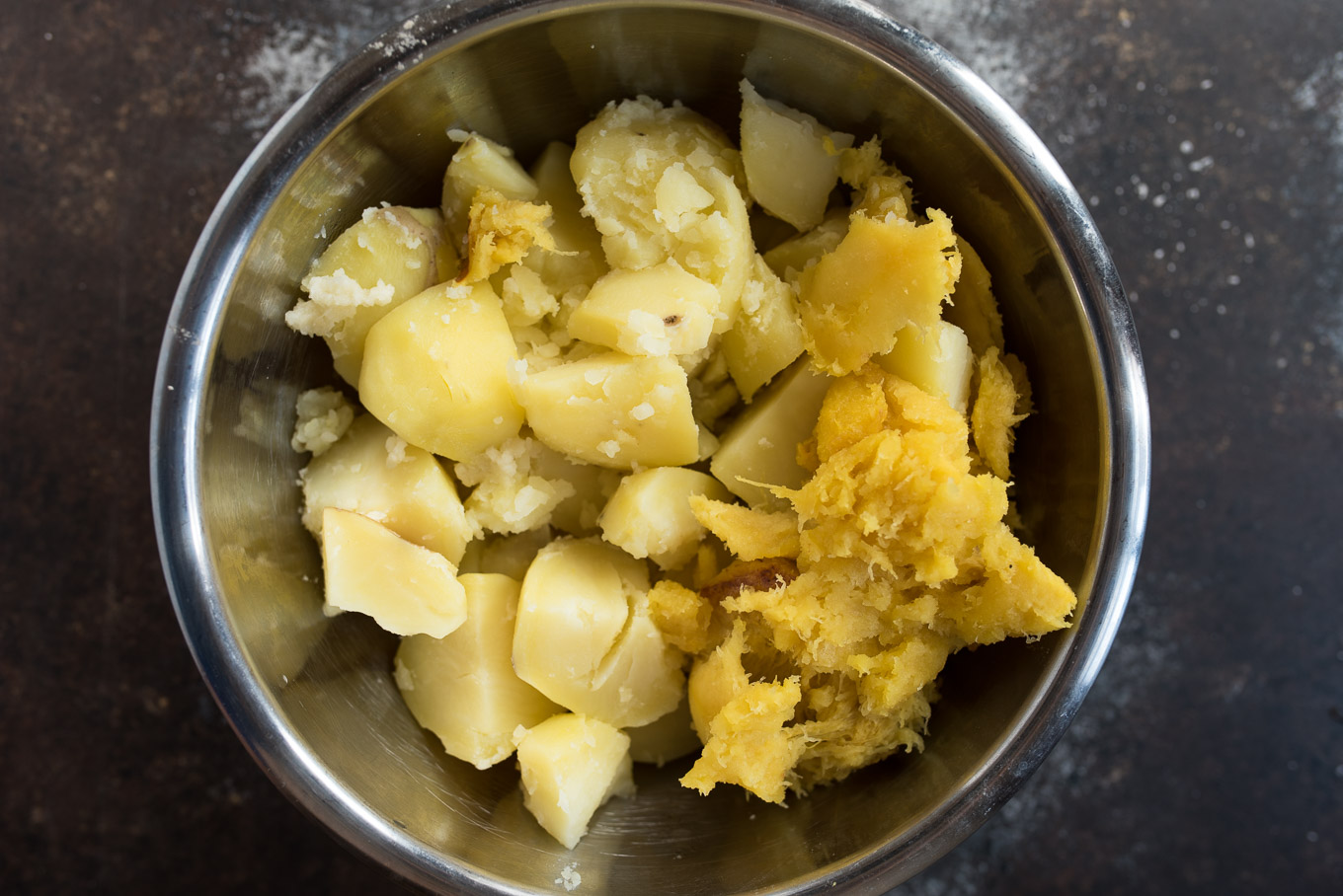 Potato and Squash Mash- looking for a healthier version of traditional mashed potatoes? Come check out this recipe! #glutenfree ! | 