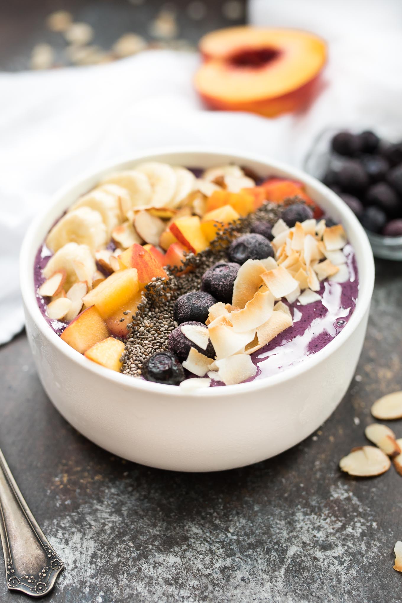 Blueberry Smoothie Breakfast Bowl- a delicious and nourishing bowl that is gluten free, plant based and great for any meal! #ad | 