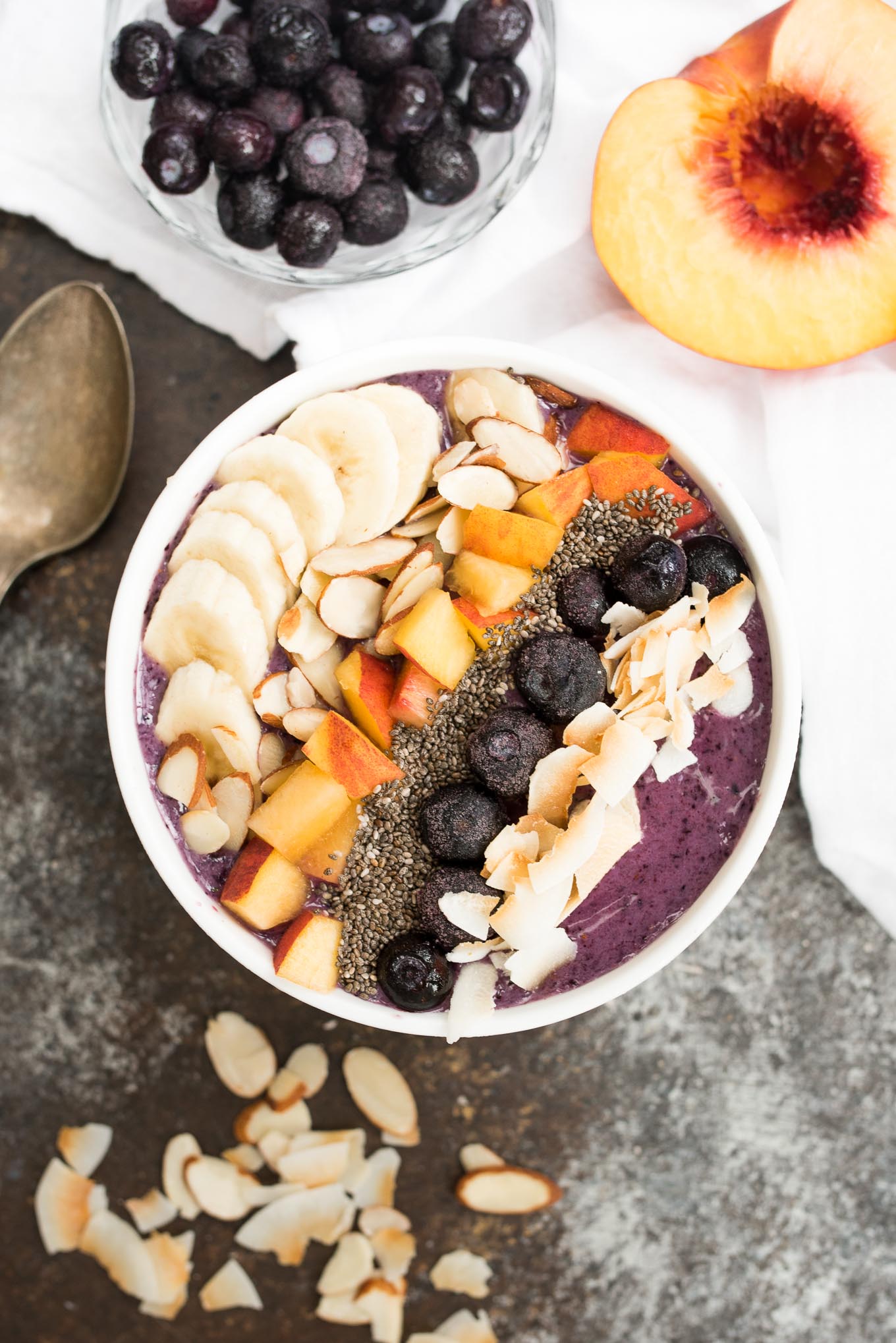 Blueberry Smoothie Breakfast Bowl- a delicious and nourishing bowl that is gluten free, plant based and great for any meal! #ad | 