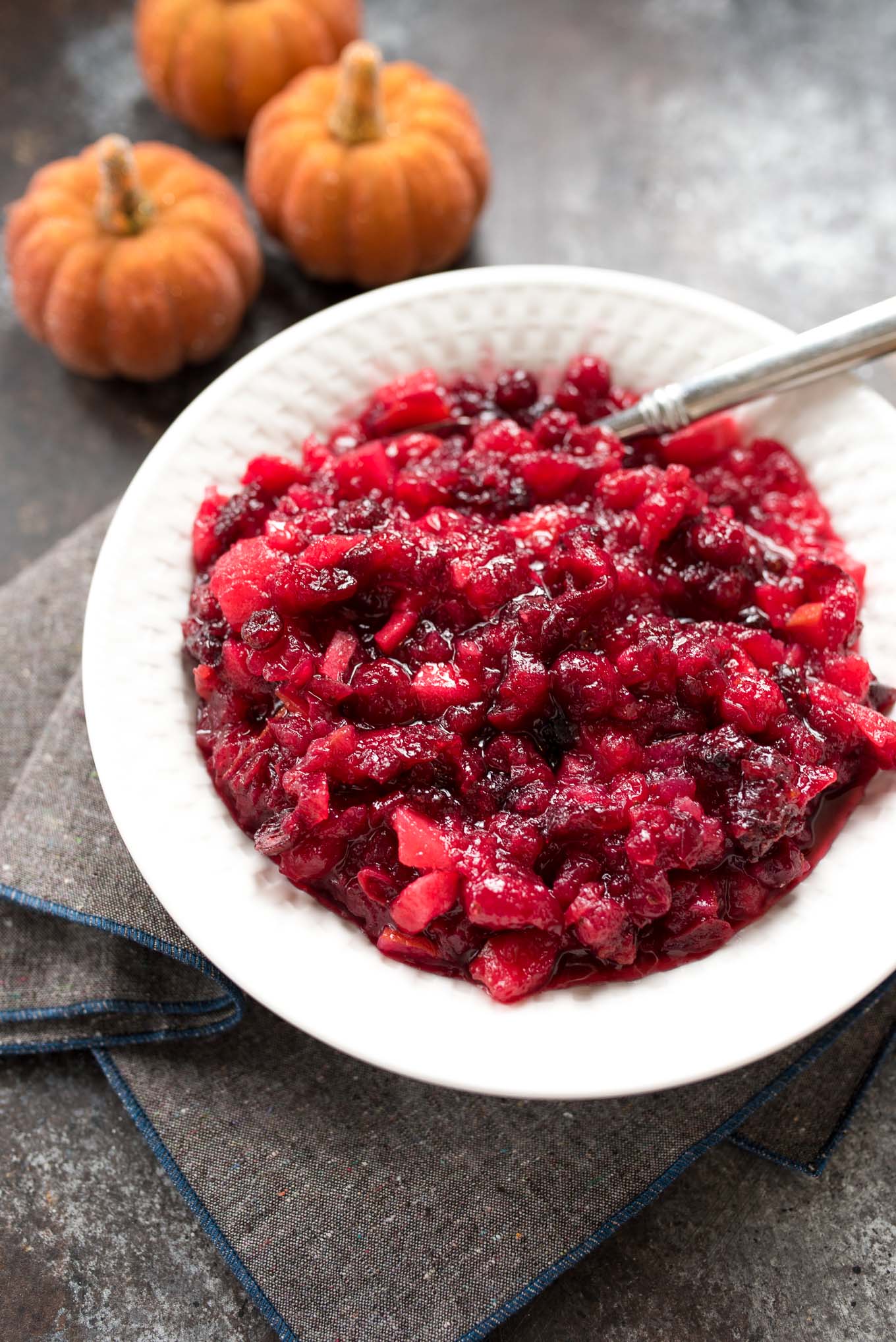 Cranberry Apple Sauce | green apples + lemon and cinnamon make this the perfect cranberry sauce for your Holiday spread. Naturally gluten free! | 