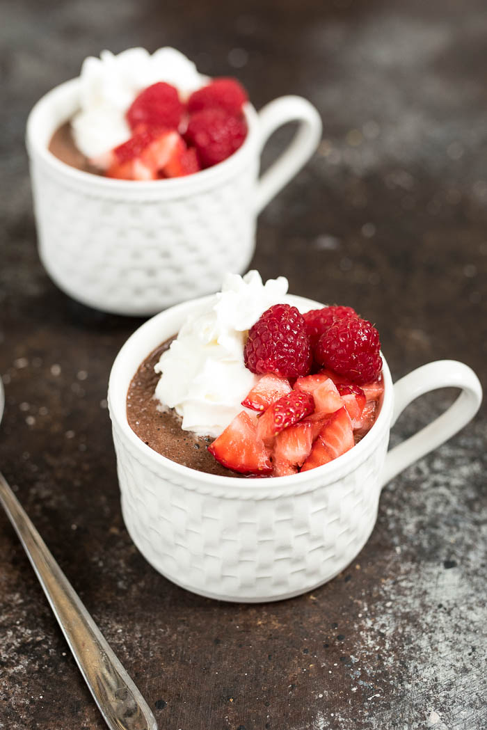 Overnight Chocolate Chia Seed Pudding- 4 simple ingredients and you have this yummy high fiber, high protein, vegan, gluten free breakfast or snack prepped in a few minutes the night before! | 