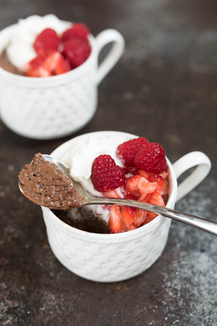 Overnight Chocolate Chia Seed Pudding- 4 simple ingredients and you have this yummy high fiber, high protein, vegan, gluten free breakfast or snack prepped in a few minutes the night before! | 